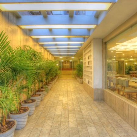Scenaria Hotel Ahmedabad Esterno foto