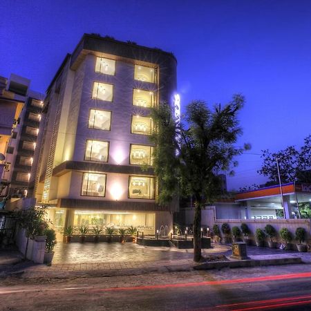Scenaria Hotel Ahmedabad Esterno foto