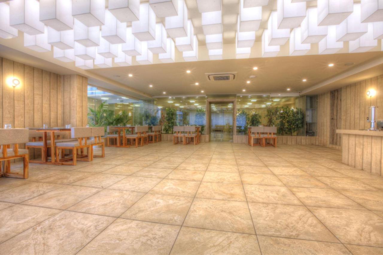 Scenaria Hotel Ahmedabad Esterno foto