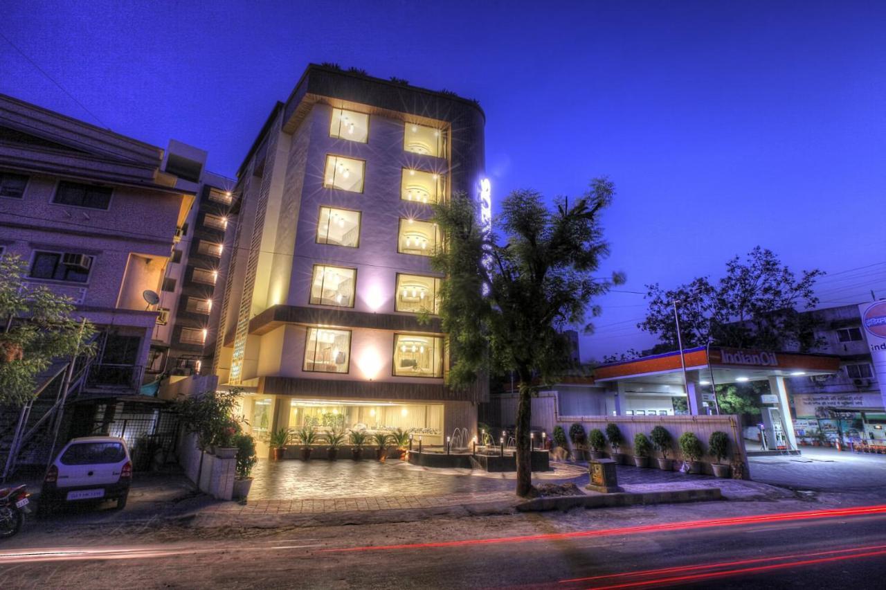 Scenaria Hotel Ahmedabad Esterno foto