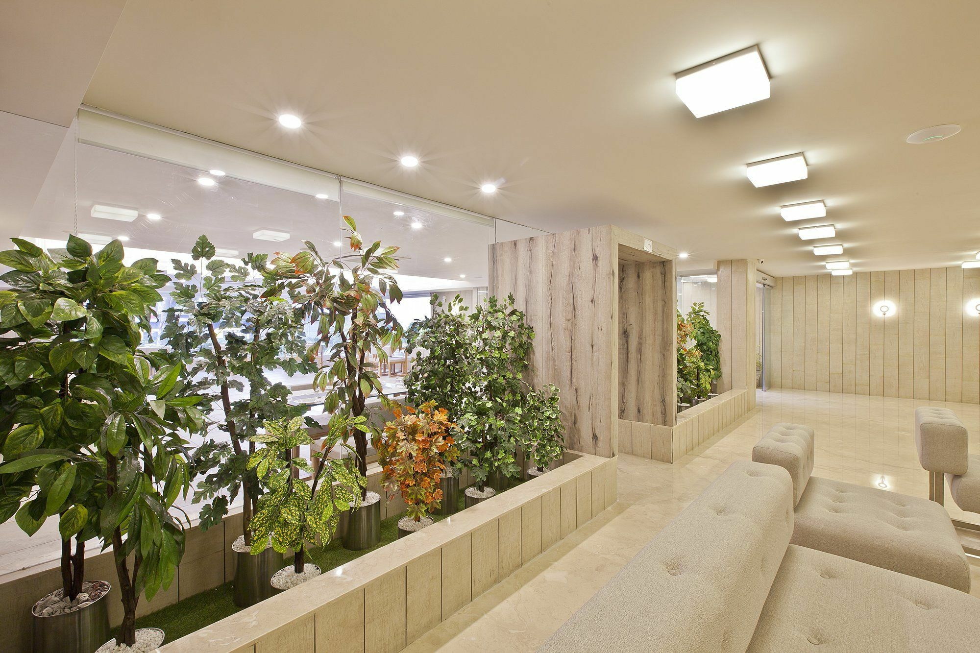 Scenaria Hotel Ahmedabad Esterno foto